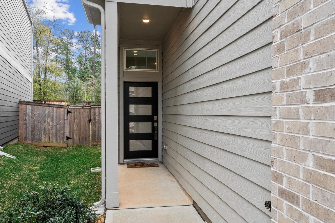 120 Red Cascade Trail Willis, TX 77318 - Photo 4 of 37 a view of front door