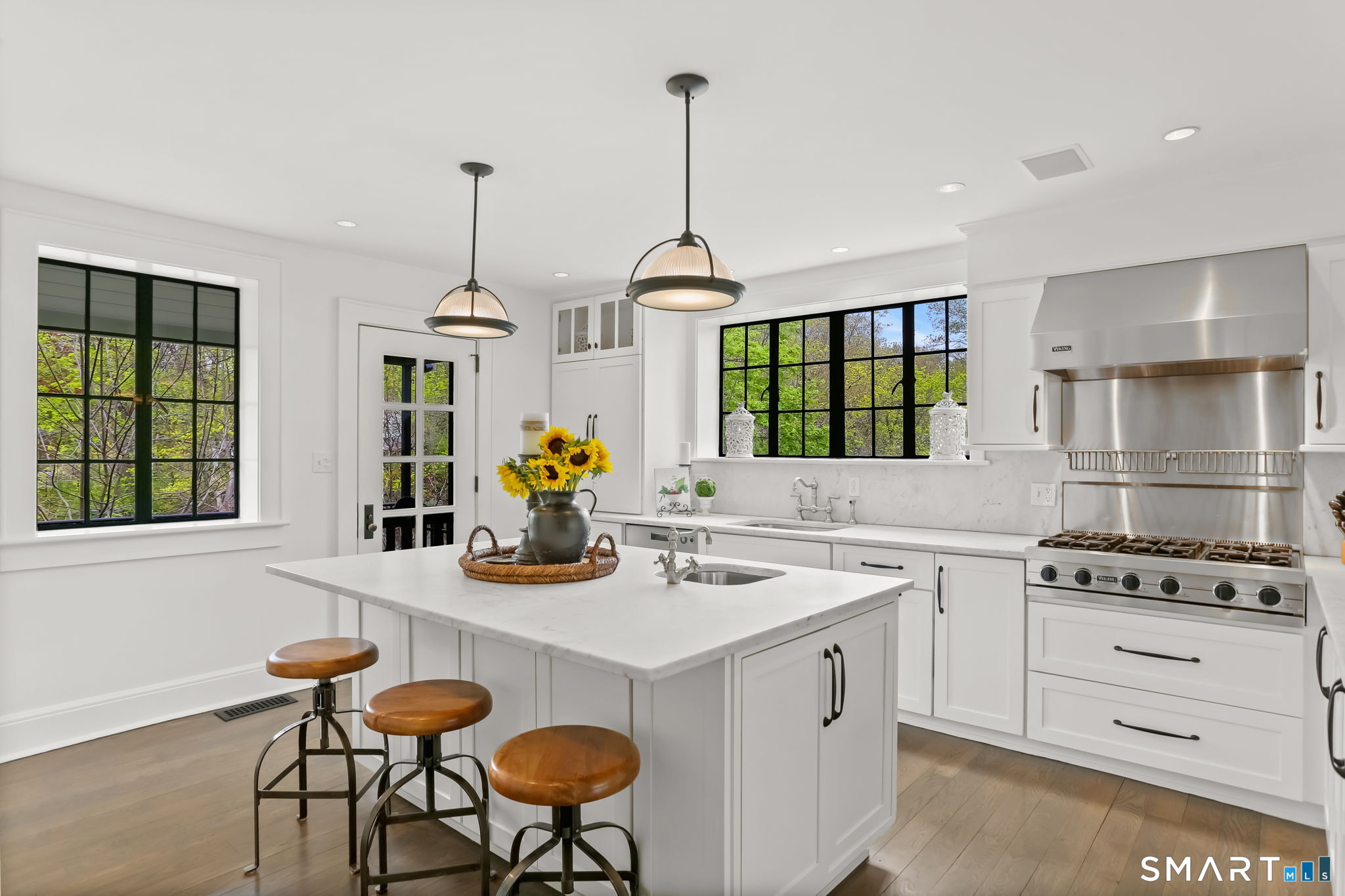 53 Goodwives River Road Darien, CT 06820 - Photo 9 of 40