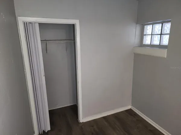 $1,095 | 407 South Jupiter Avenue, Unit 11, Clearwater, FL 33755