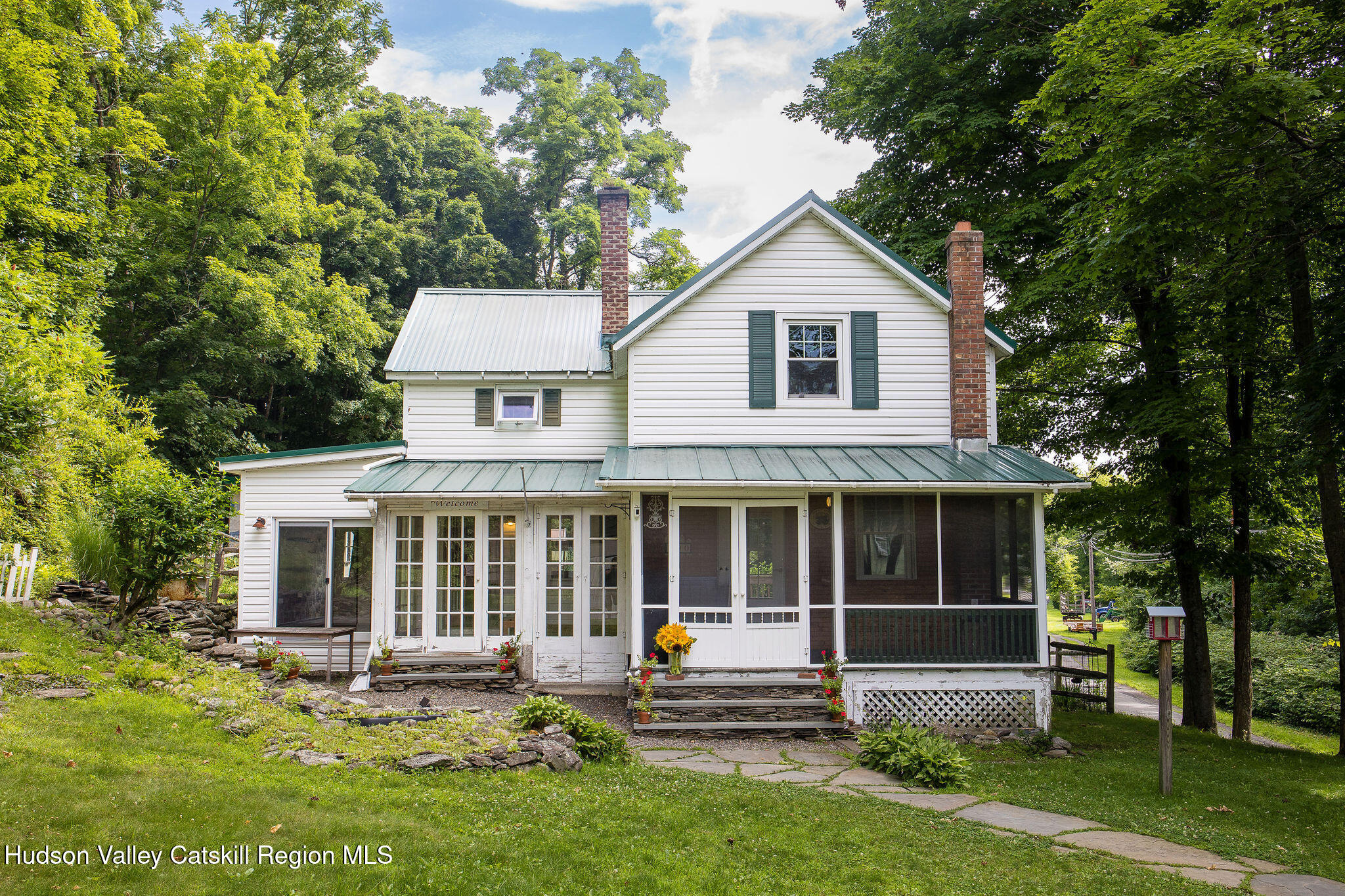 390 Water Street Road Hudson, NY 12534 - Photo 1 of 33 Front View