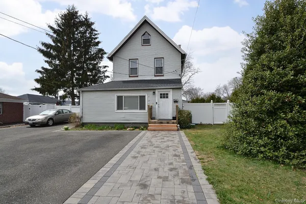 $614,999 | 25 Hazel Street, Central Islip, NY 11722