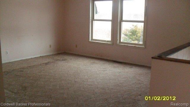 5805 Fostoria Road Columbiaville, MI 48421 - Photo 10 of 13 Livingrm1.JPG