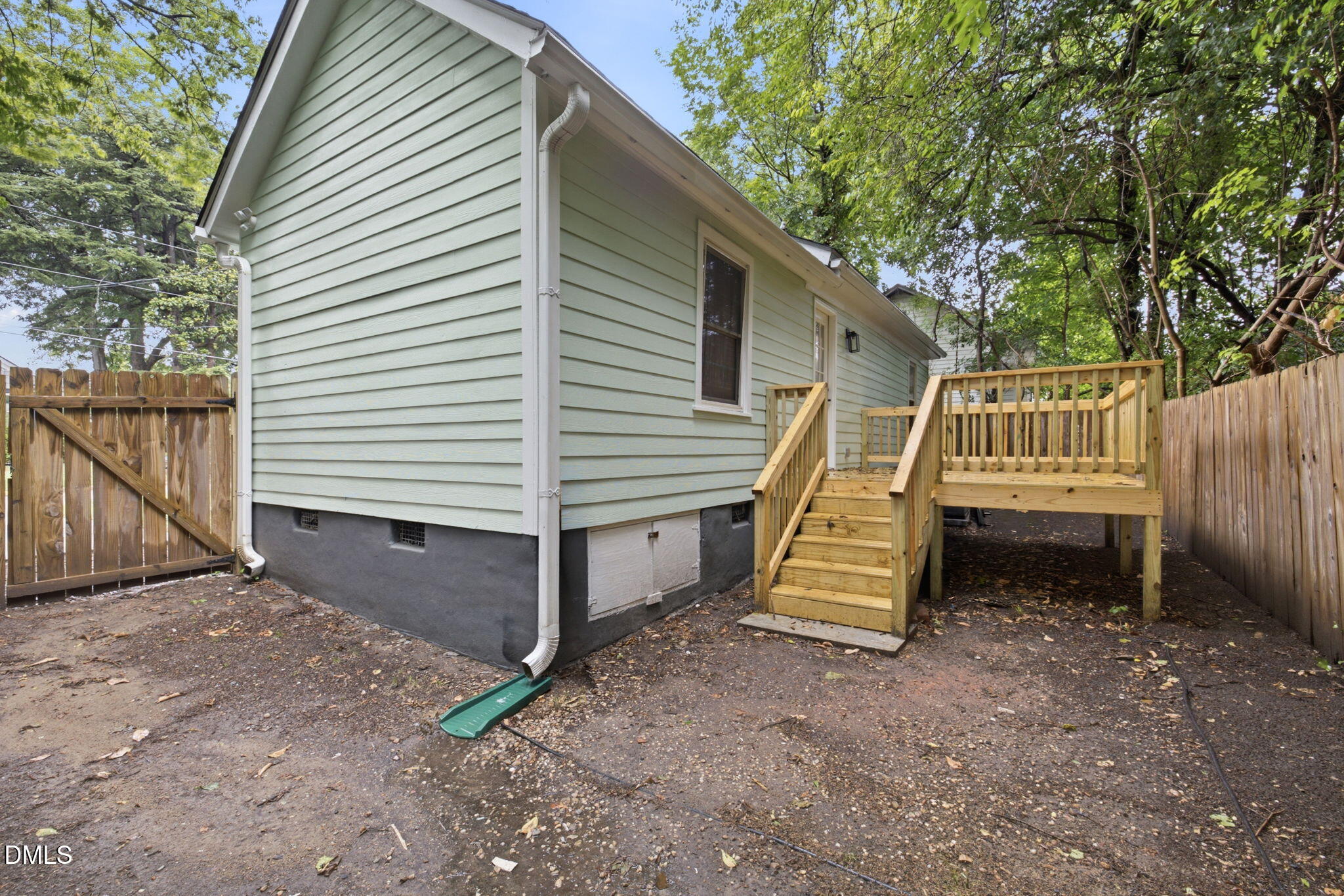 305 Freeman Street Raleigh, NC 27601 - Photo 27 of 35 37-web-or-mls-DX3A4084