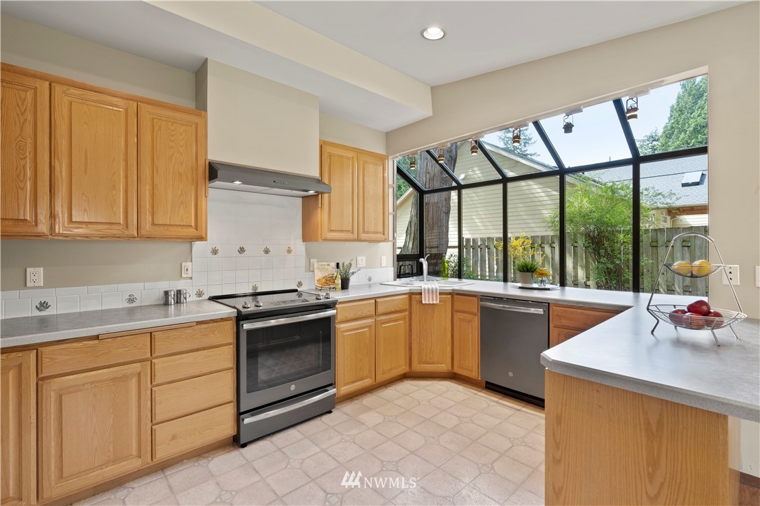 9710 Northeast 198th Street Bothell, WA 98011 - Photo 8 of 25