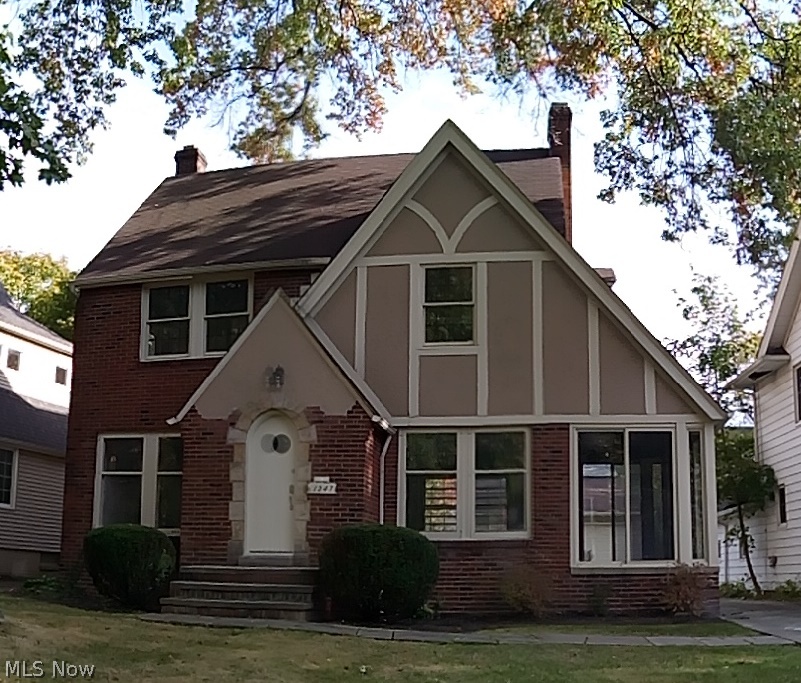 1247 Quilliams Road Cleveland Heights, OH 44121 - Photo 1 of 24