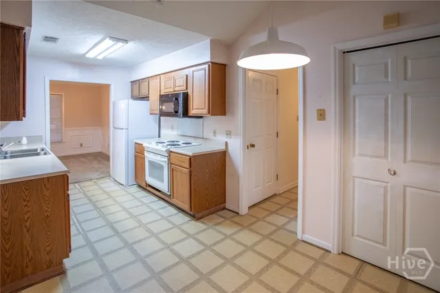 $425,000 | 15 Sherborne Road, Savannah, GA 31419