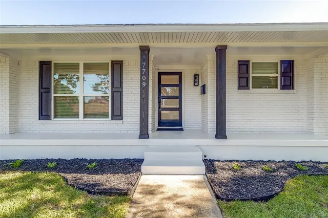 $715,000 | 7709 El Pensador Drive, Dallas, TX 75248