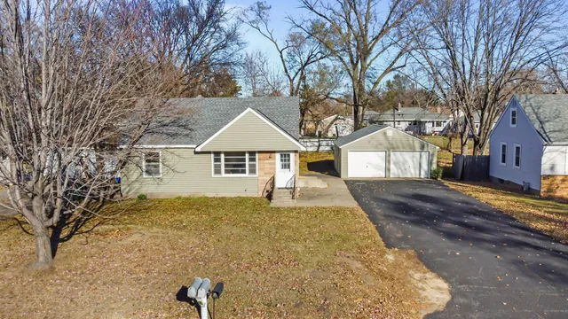 $334,900 | 161 91st Avenue Northeast, Blaine, MN 55434