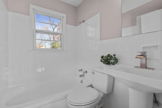 $334,900 | 161 91st Avenue Northeast, Blaine, MN 55434