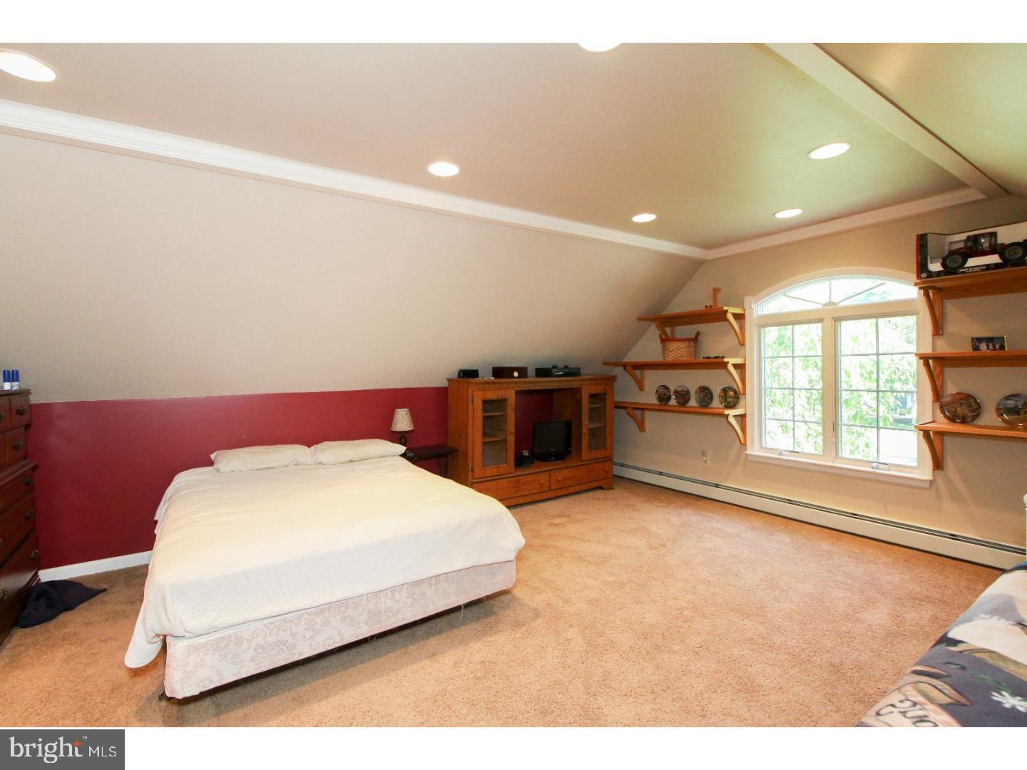 17 Flamingo Road Levittown, PA 19056 - Photo 18 of 24