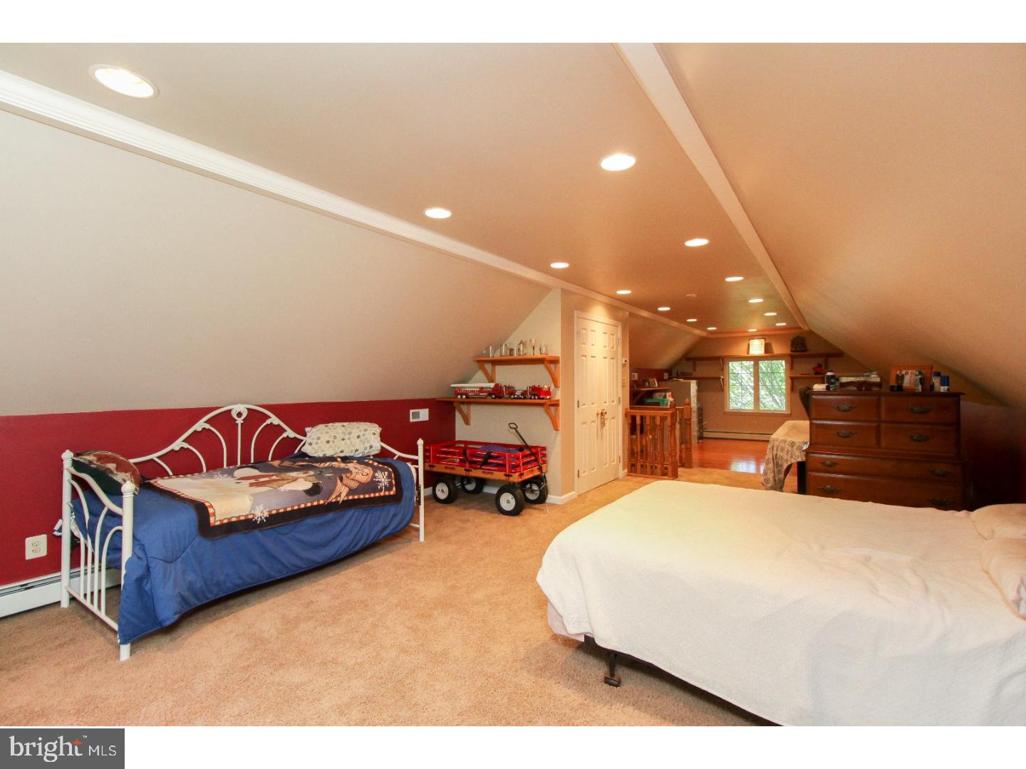 17 Flamingo Road Levittown, PA 19056 - Photo 19 of 24