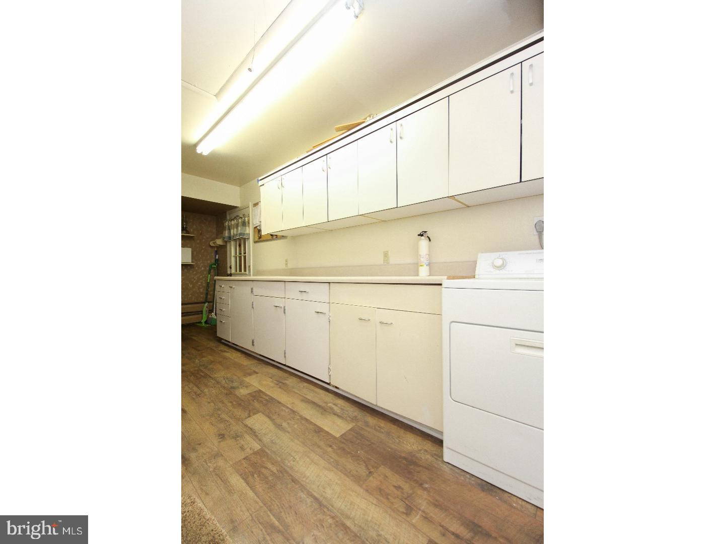 17 Flamingo Road Levittown, PA 19056 - Photo 8 of 24