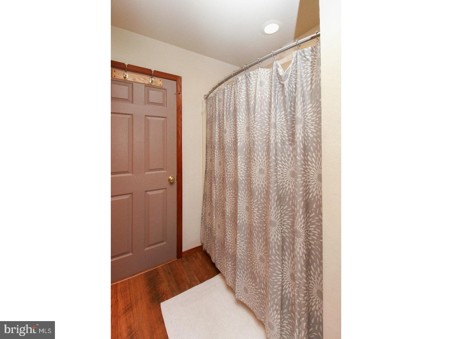 17 Flamingo Road Levittown, PA 19056 - Photo 10 of 24