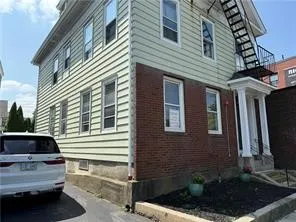 $1,800 | 498 Broadway, Unit 2, Providence, RI 02909