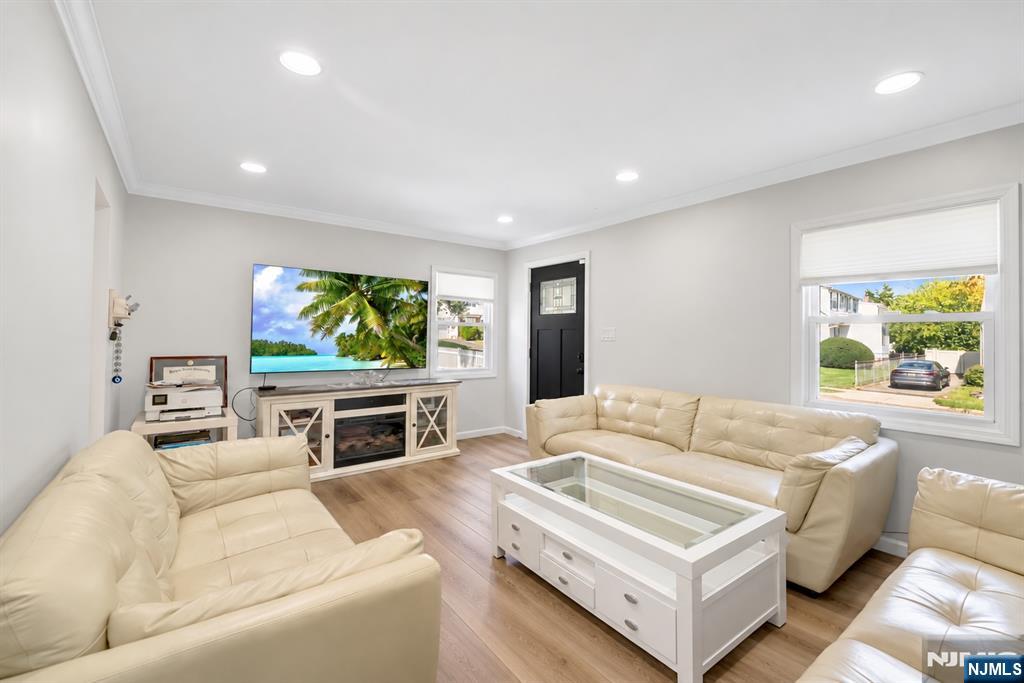 138 Merrill Road Clifton, NJ 07012 - Photo 2 of 22 Gallery Image 2