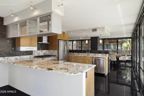 $945,000 | 4808 North 24th Street, Unit 627, Phoenix, AZ 85016