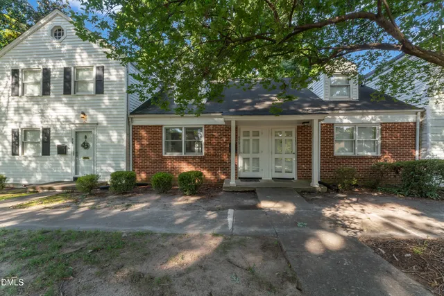 $1,695 | 929 St Marys Street, Raleigh, NC 27605