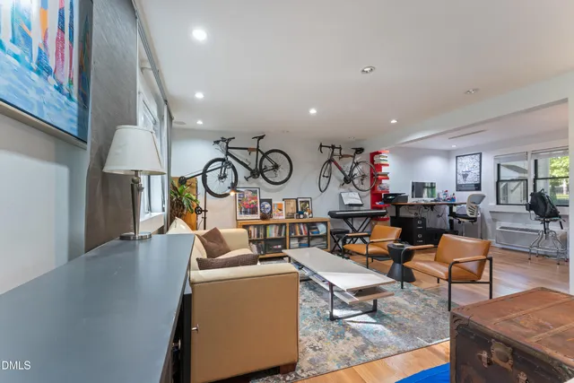 $1,695 | 929 St Marys Street, Raleigh, NC 27605