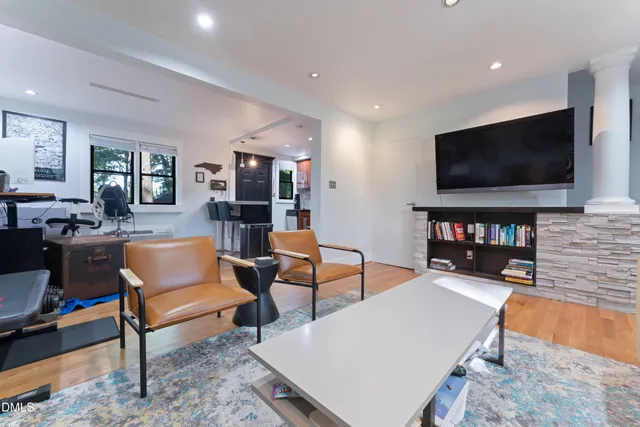 $1,695 | 929 St Marys Street, Raleigh, NC 27605