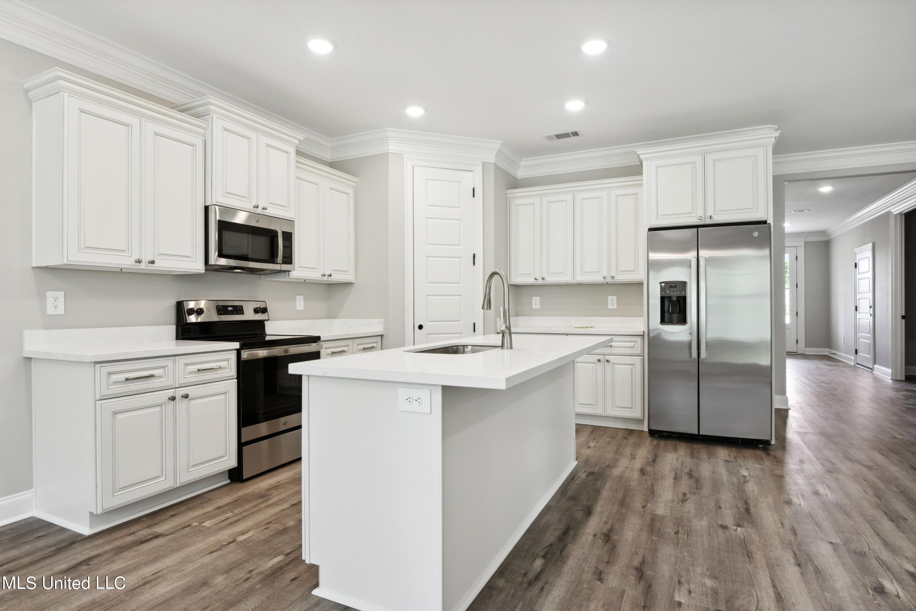 6420 Little Church Road Ocean Springs, MS 39564 - Photo 4 of 8 Kitchen