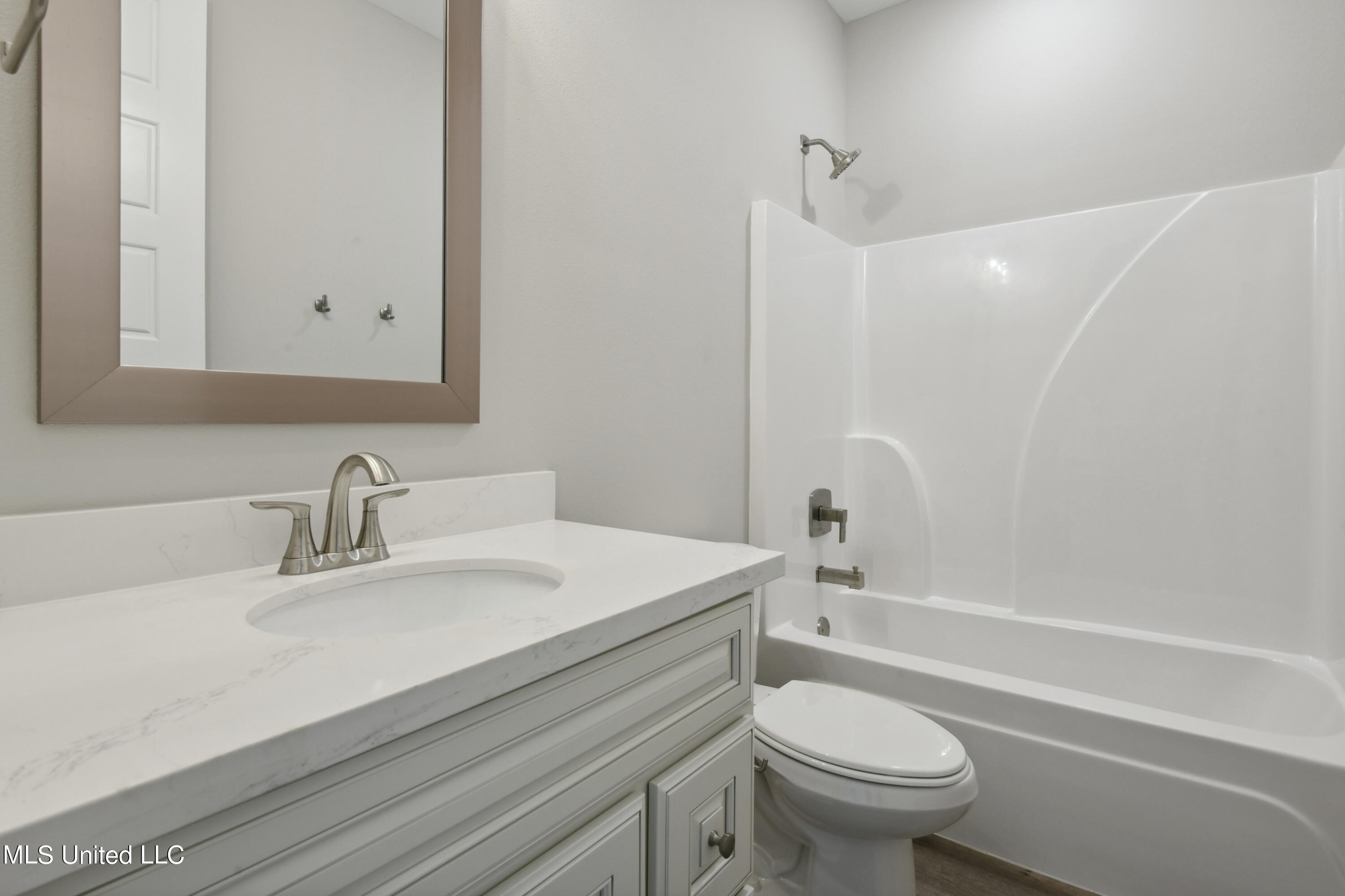 6420 Little Church Road Ocean Springs, MS 39564 - Photo 7 of 8 Guest Bath