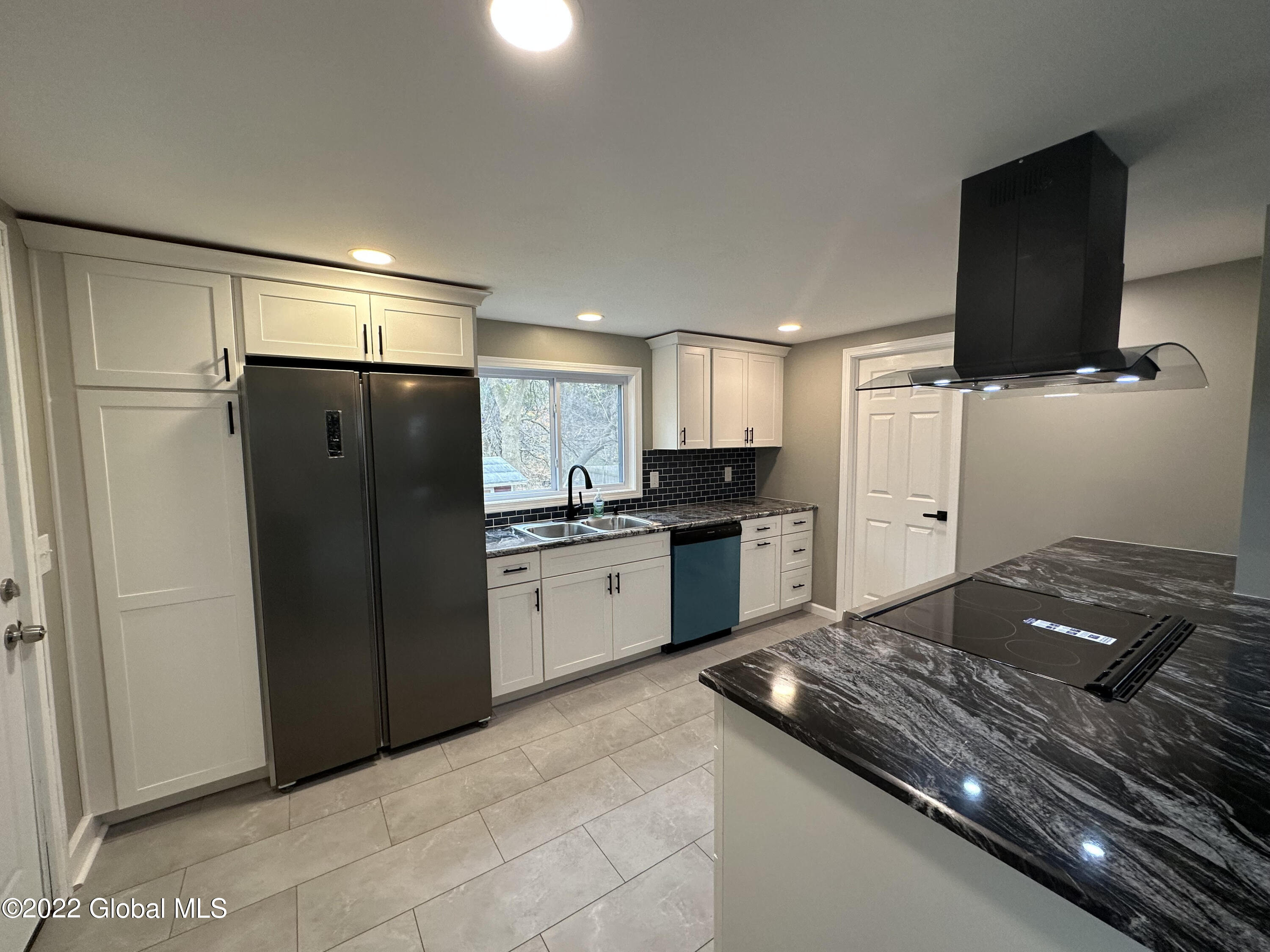 1 Sheldon Street Schenectady, NY 12308 - Photo 3 of 21 23