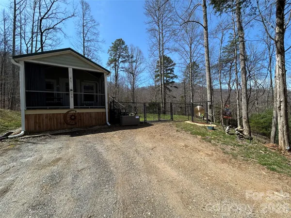 $224,500 | 73 Bear Oat Trail, Franklin, NC 28734