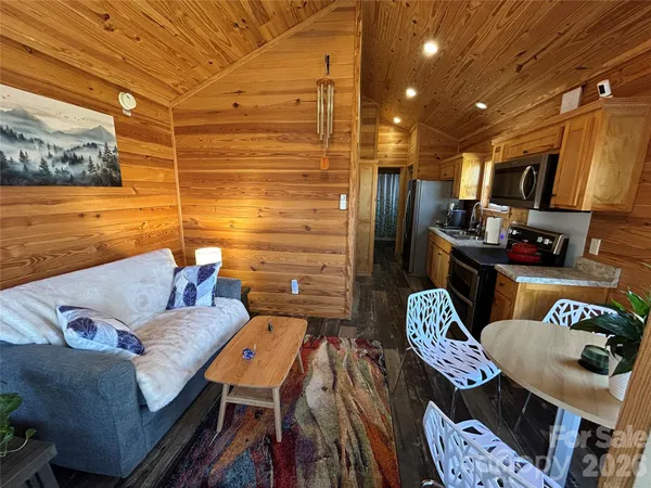 $224,500 | 73 Bear Oat Trail, Franklin, NC 28734