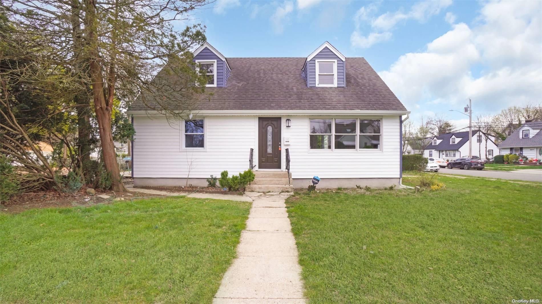 111 Rhodes Avenue Hempstead, NY 11550 - Photo 1 of 1