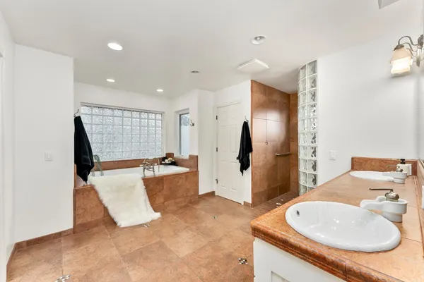 $2,225,000 | 8218 Finisterre Court, Fair Oaks, CA 95628