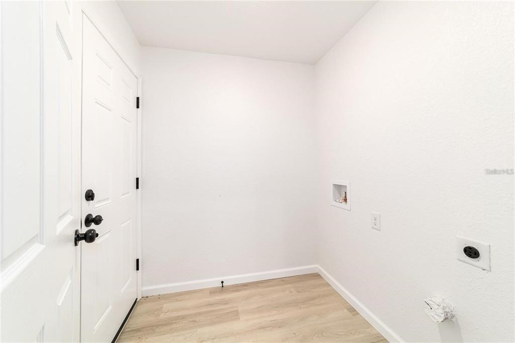 13310 Southwest 11th Street Road Ocala, FL 34481 - Photo 31 of 35 a view of small space