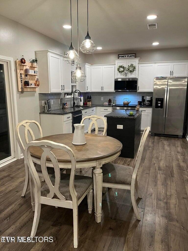 1177 Raccoon Lane Piney Flats, TN 37686 - Photo 9 of 33 20260317003518601393000000-o