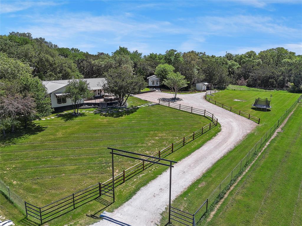 384 Ft Graham Road Waco, TX 76705 - Photo 5 of 29