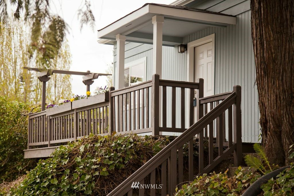 2803 Southwest Yancy Street Seattle, WA 98126 - Photo 1 of 15 Gallery Image 1
