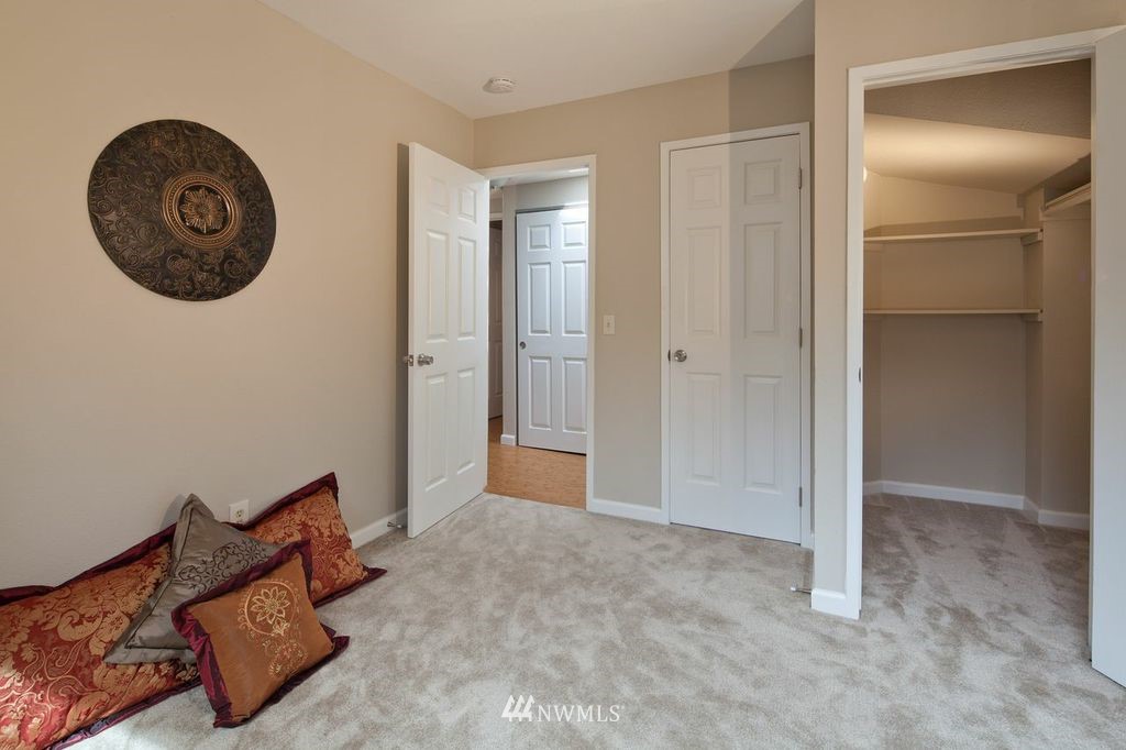 2803 Southwest Yancy Street Seattle, WA 98126 - Photo 11 of 15 Gallery Image 11