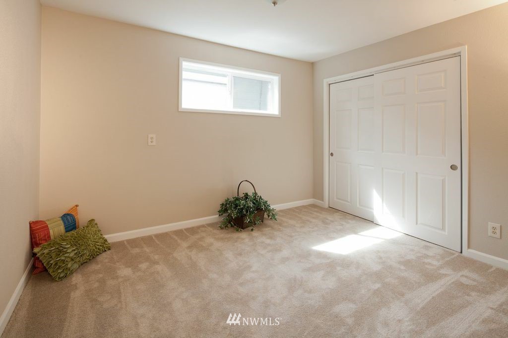 2803 Southwest Yancy Street Seattle, WA 98126 - Photo 12 of 15 Gallery Image 12