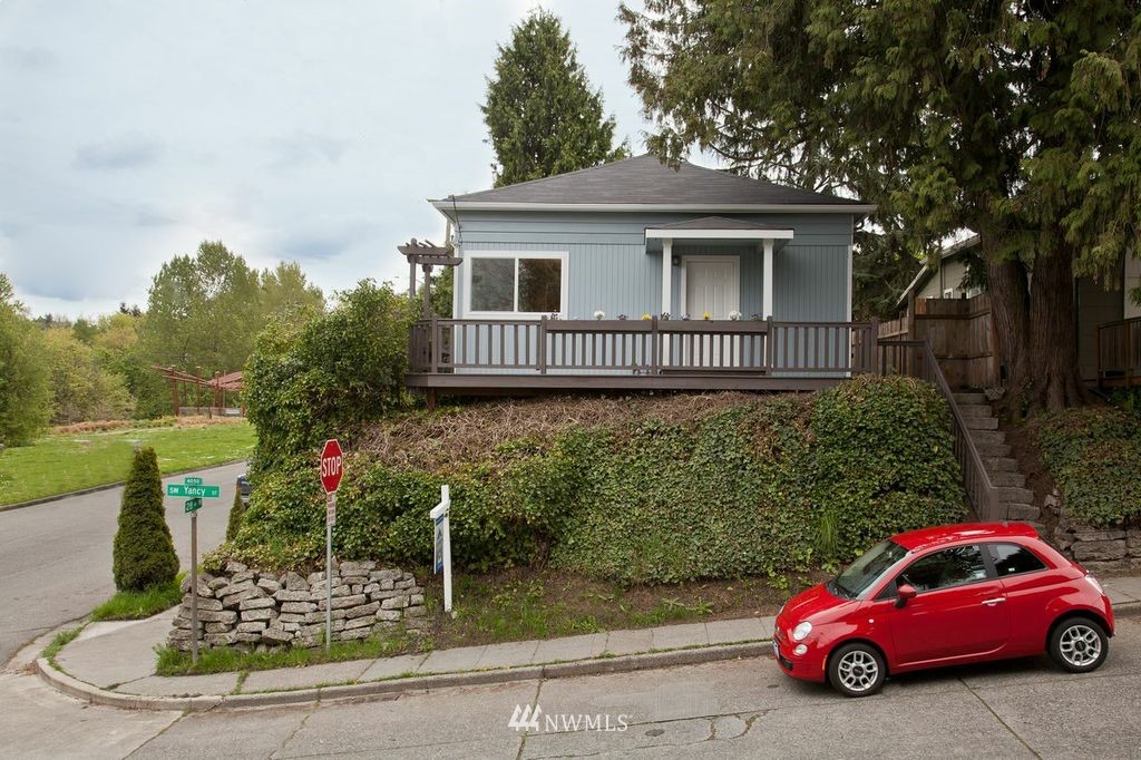 2803 Southwest Yancy Street Seattle, WA 98126 - Photo 3 of 15 Gallery Image 3