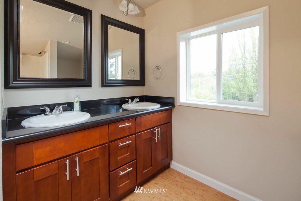 2803 Southwest Yancy Street Seattle, WA 98126 - Photo 6 of 15 Gallery Image 6