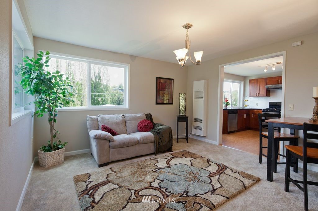 2803 Southwest Yancy Street Seattle, WA 98126 - Photo 7 of 15 Gallery Image 7