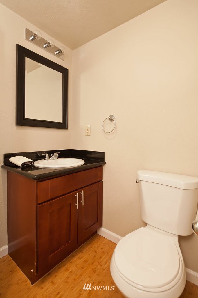 2803 Southwest Yancy Street Seattle, WA 98126 - Photo 8 of 15 Gallery Image 8