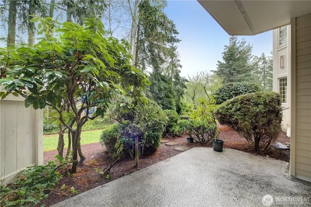 $894,000 | 200 99th Avenue Northeast, Unit 16, Bellevue, WA 98004