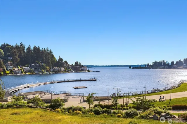 $894,000 | 200 99th Avenue Northeast, Unit 16, Bellevue, WA 98004