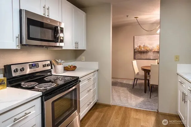 $894,000 | 200 99th Avenue Northeast, Unit 16, Bellevue, WA 98004