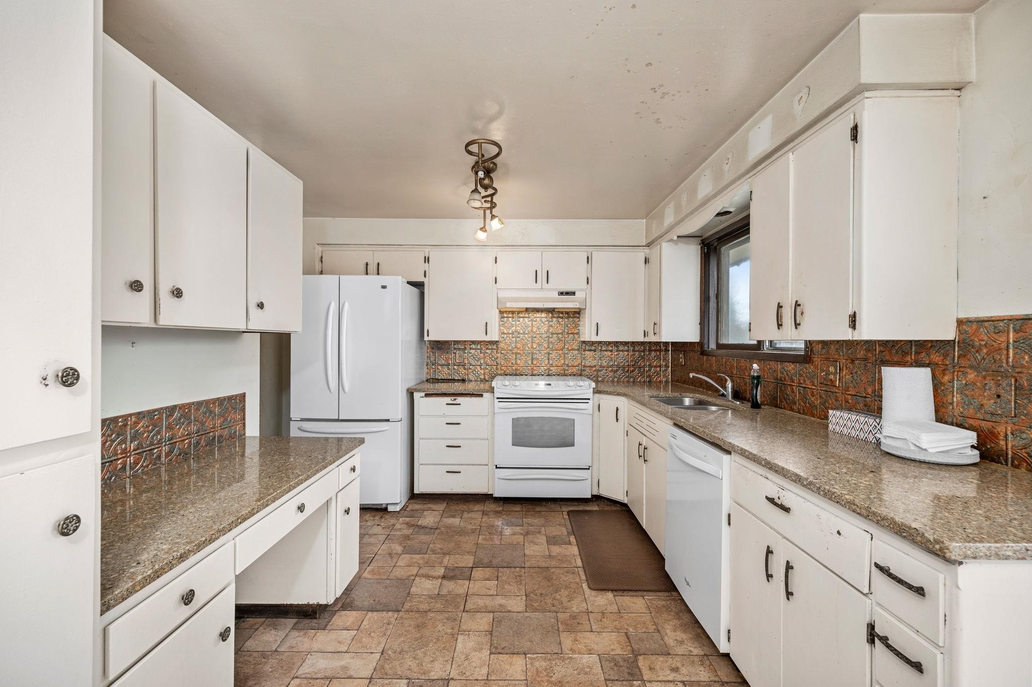 2823 South Bowdish Road Spokane Valley, WA 99206 - Photo 5 of 24 Gallery Image 5