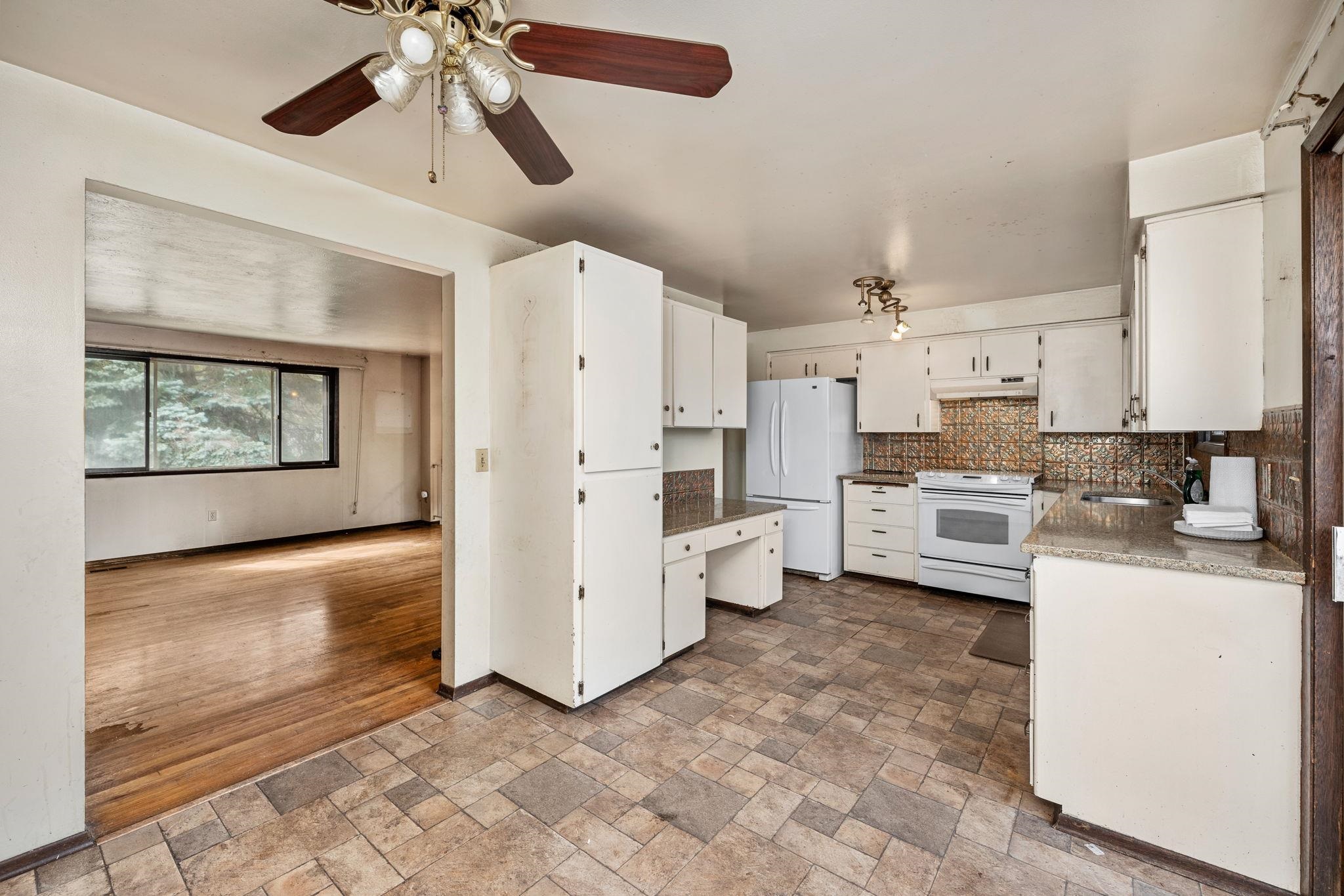 2823 South Bowdish Road Spokane Valley, WA 99206 - Photo 6 of 24 Gallery Image 6