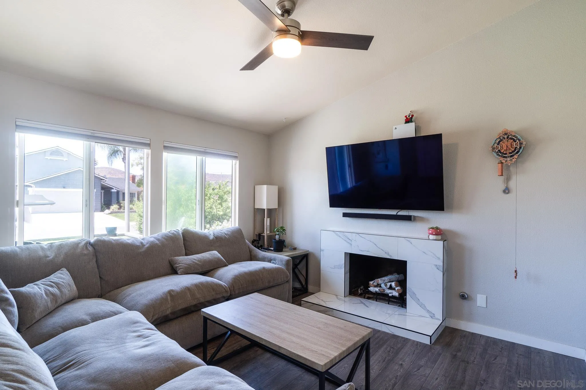 10083 West Glendon Circle Santee, CA 92071 - Photo 6 of 31