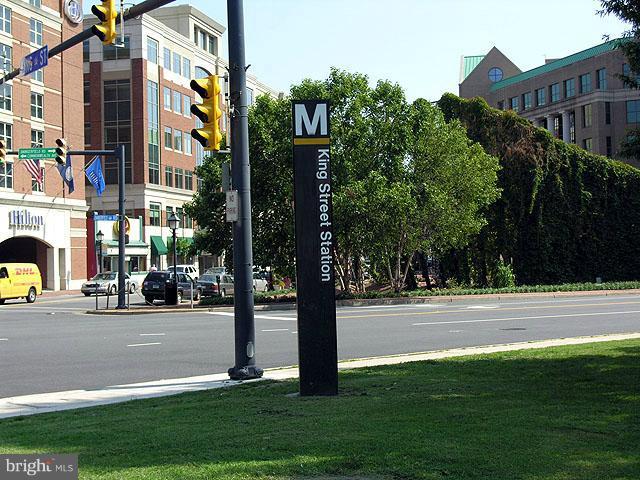 805 Russell Road Alexandria, VA 22301 - Photo 26 of 27 a view of street with tall buildings