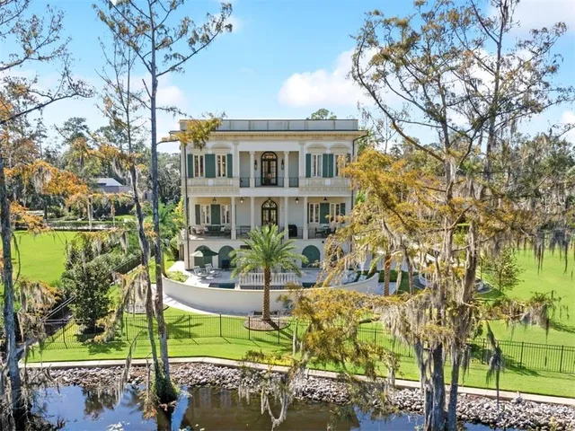 $3,250,000 | 432 Magnolia Lane, Mandeville, LA 70471