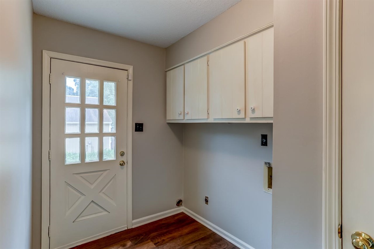 445 Dove Valley Road Collierville, TN 38017 - Photo 14 of 24 a view of an empty room