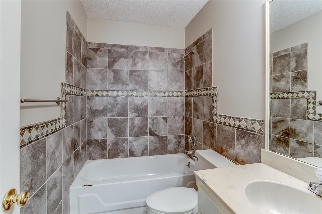 445 Dove Valley Road Collierville, TN 38017 - Photo 17 of 24 a bathroom with a sink toilet and bathtub